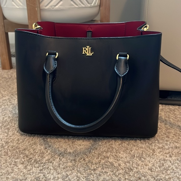 Lauren Ralph Lauren Handbags - 🌹Lauren Ralph Lauren Black Leather Purse 👜 Beautiful Red Interior - used once